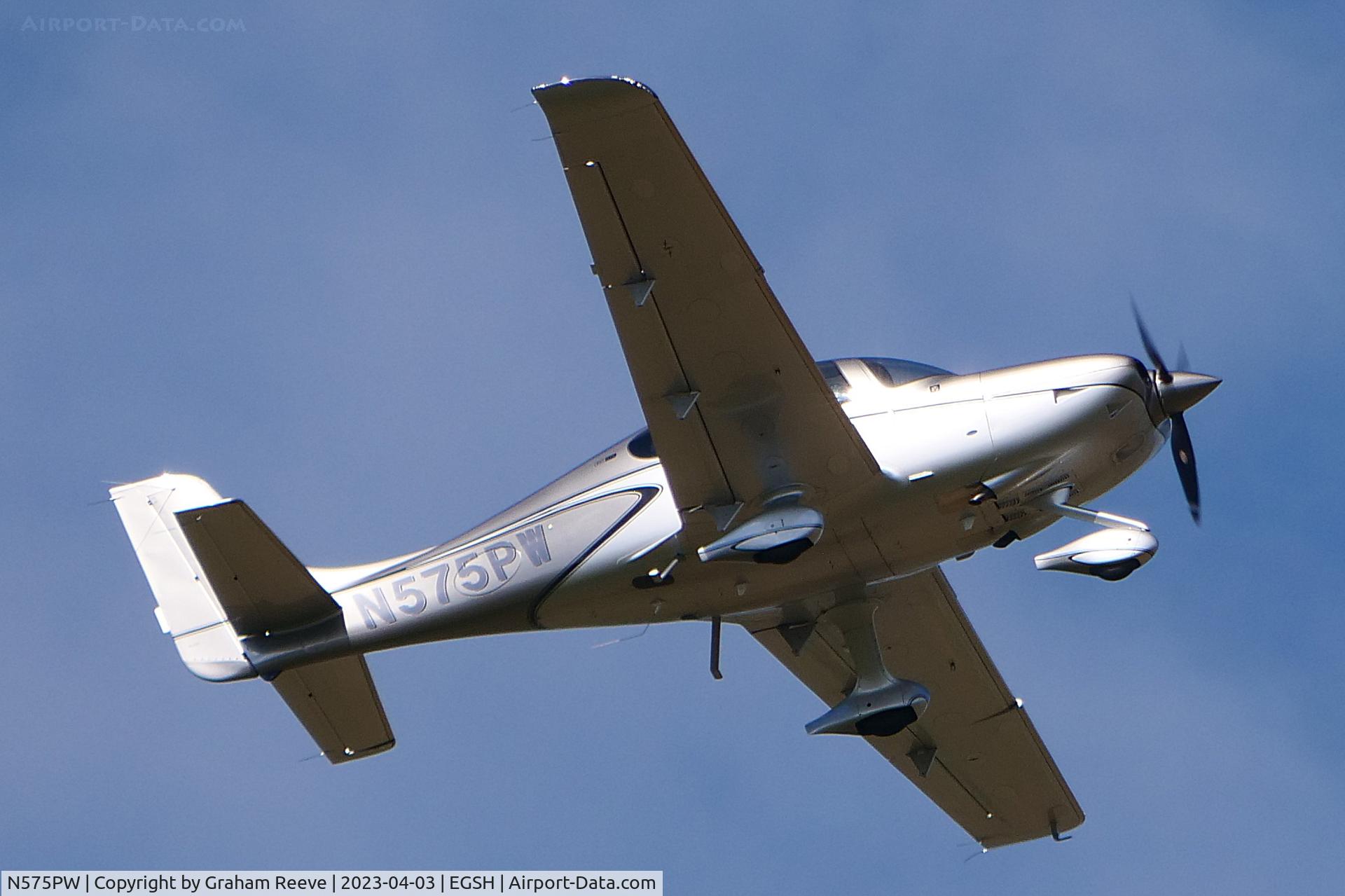 N575PW, Cirrus SR-22 GTS Platinum C/N 2442, Departing from Norwich.