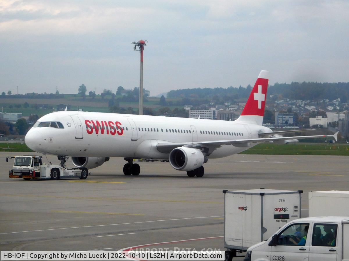 HB-IOF, 1995 Airbus A321-111 C/N 541, At Zurich
