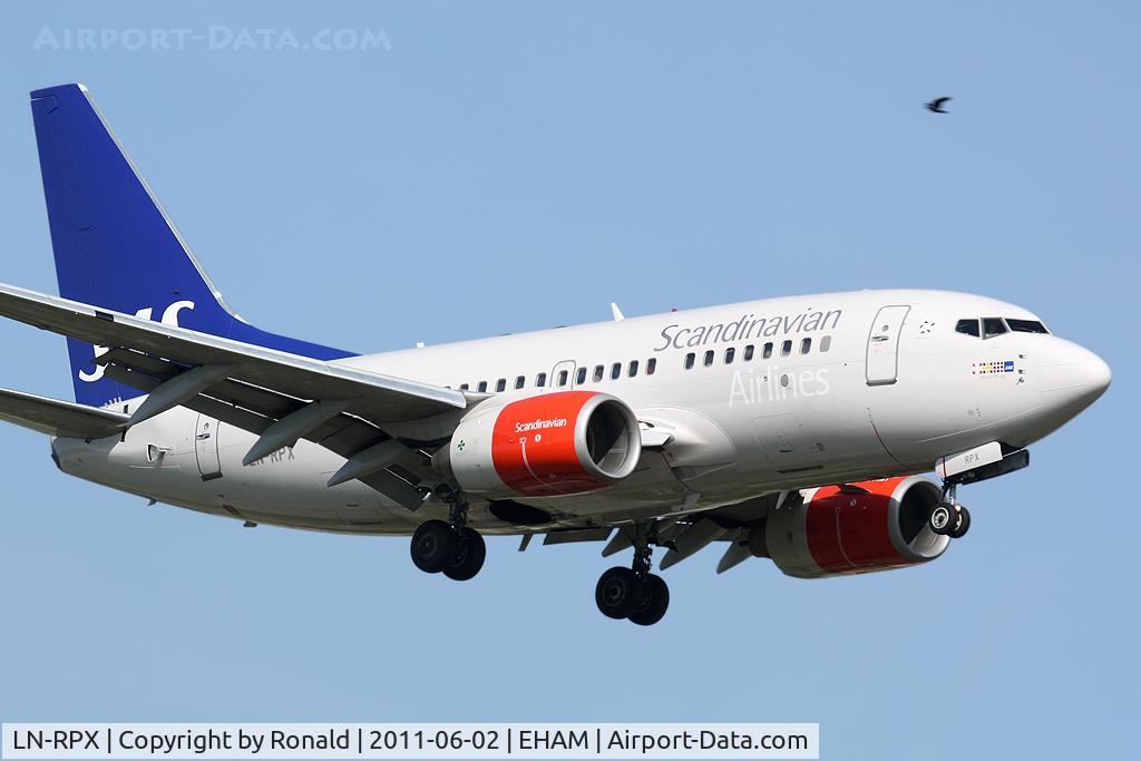 LN-RPX, 1998 Boeing 737-683 C/N 28291, at spl