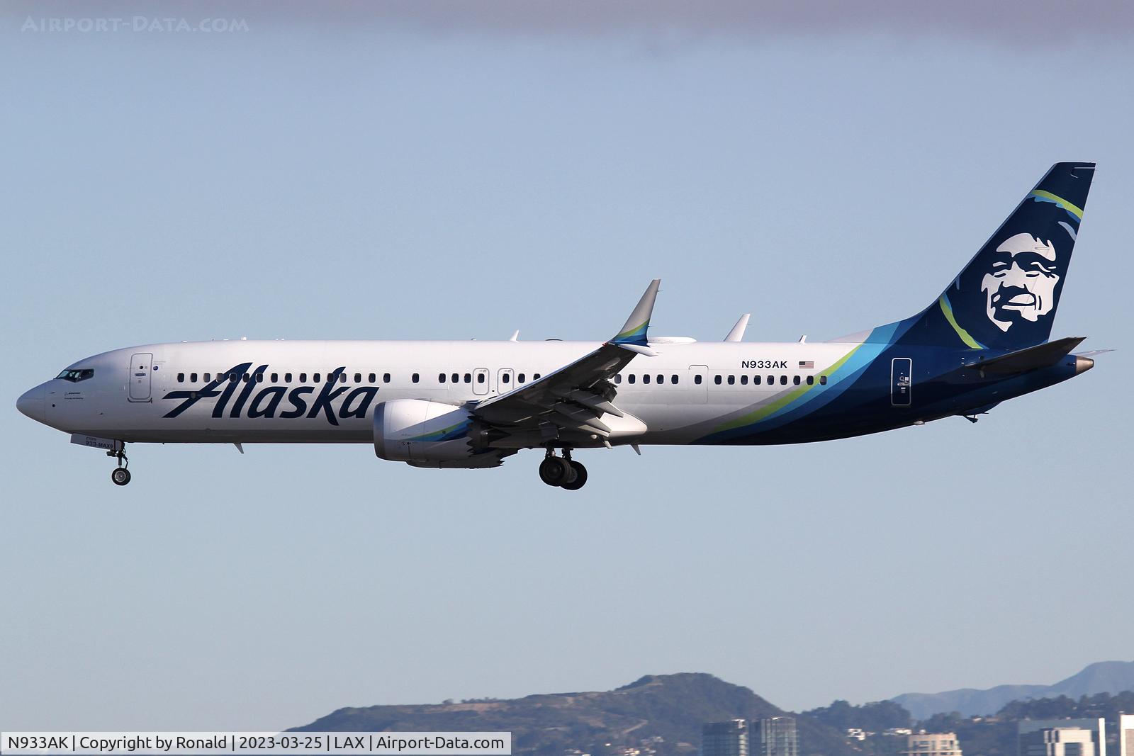 N933AK, 2022 Boeing 737-9 MAX C/N 44098, at lax