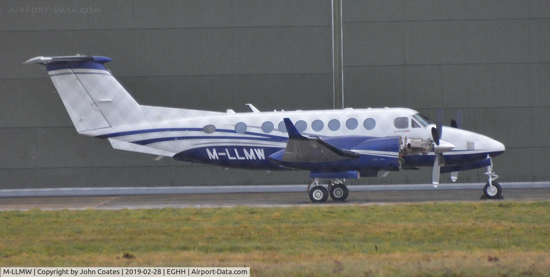 M-LLMW, 2016 Beechcraft B300 Super King Air 350 C/N FL-1080, At Gama Avn.