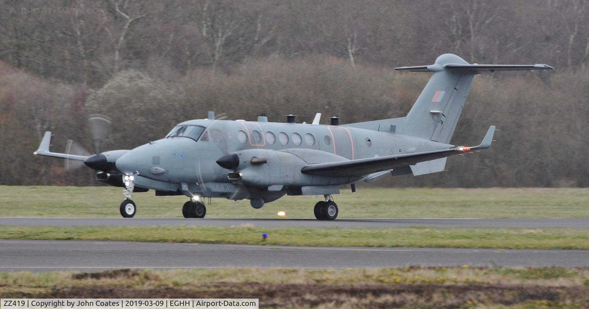 ZZ419, 2007 Hawker Beechcraft Shadow R1 (350CER) C/N FM-18, Departing