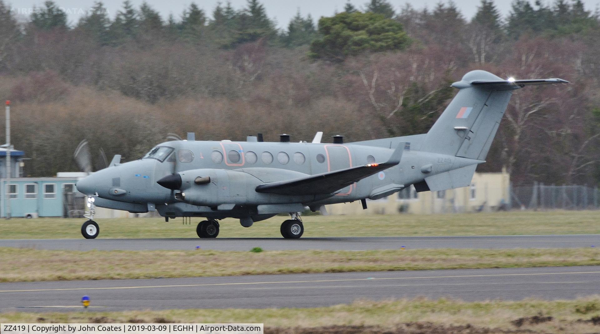 ZZ419, 2007 Hawker Beechcraft Shadow R1 (350CER) C/N FM-18, Departing off 26