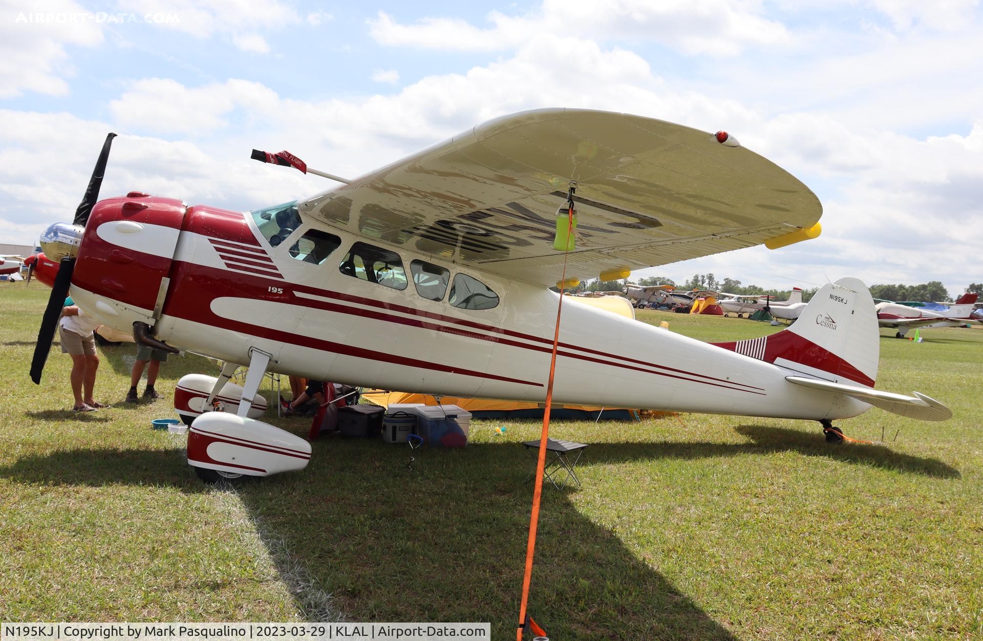 N195KJ, 1952 Cessna 195 C/N 7800, Cessna 195