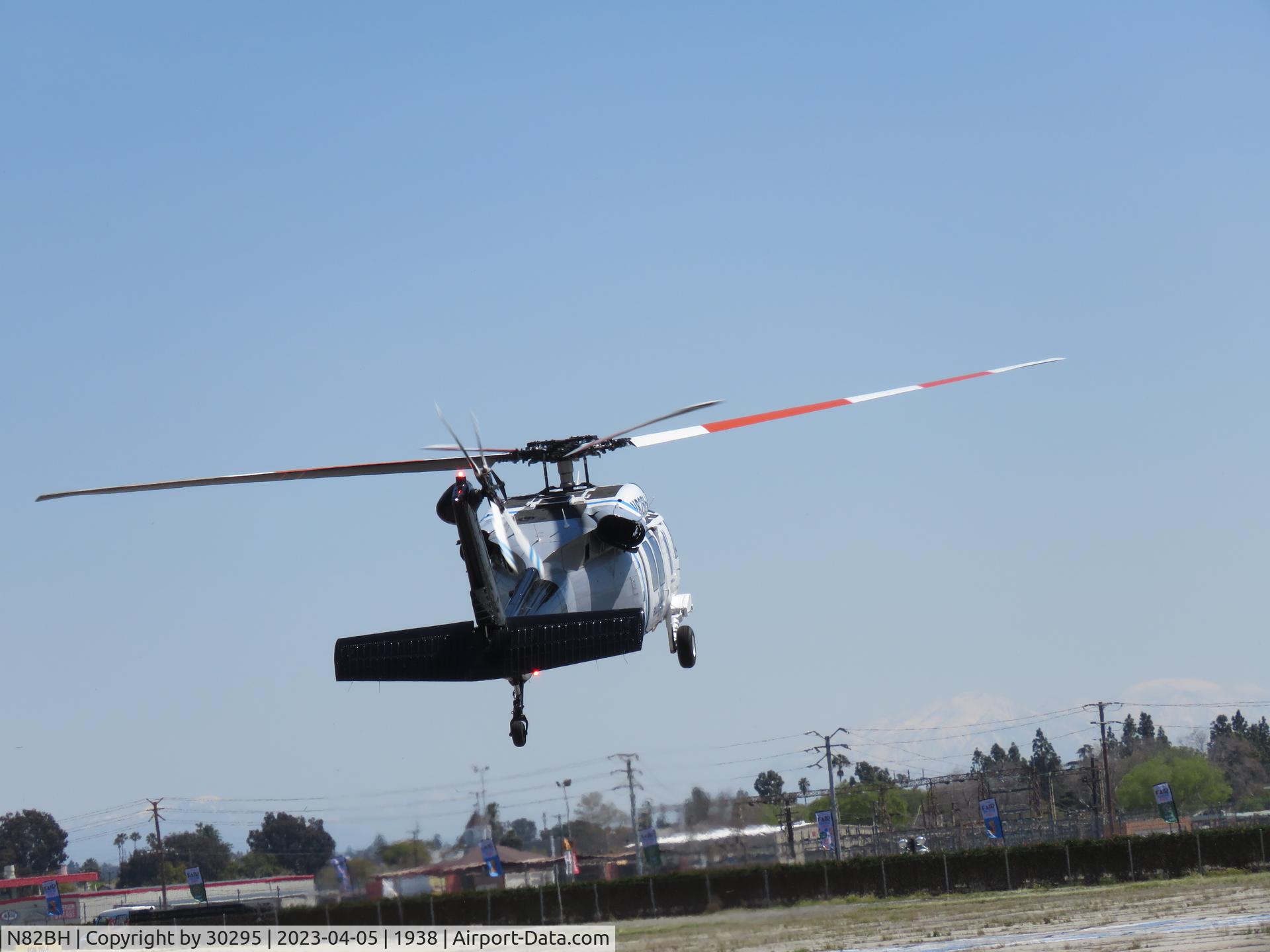 N82BH, 1979 Sikorsky UH-60A C/N 79-23270/70.087, Settling down