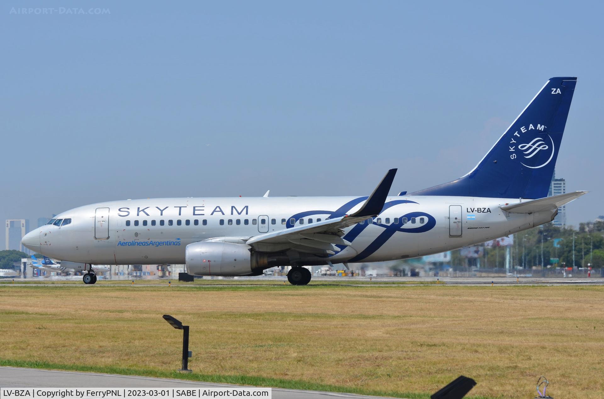 LV-BZA, 2006 Boeing 737-76N C/N 32674/1952, Arrival of Skyteam AR B737