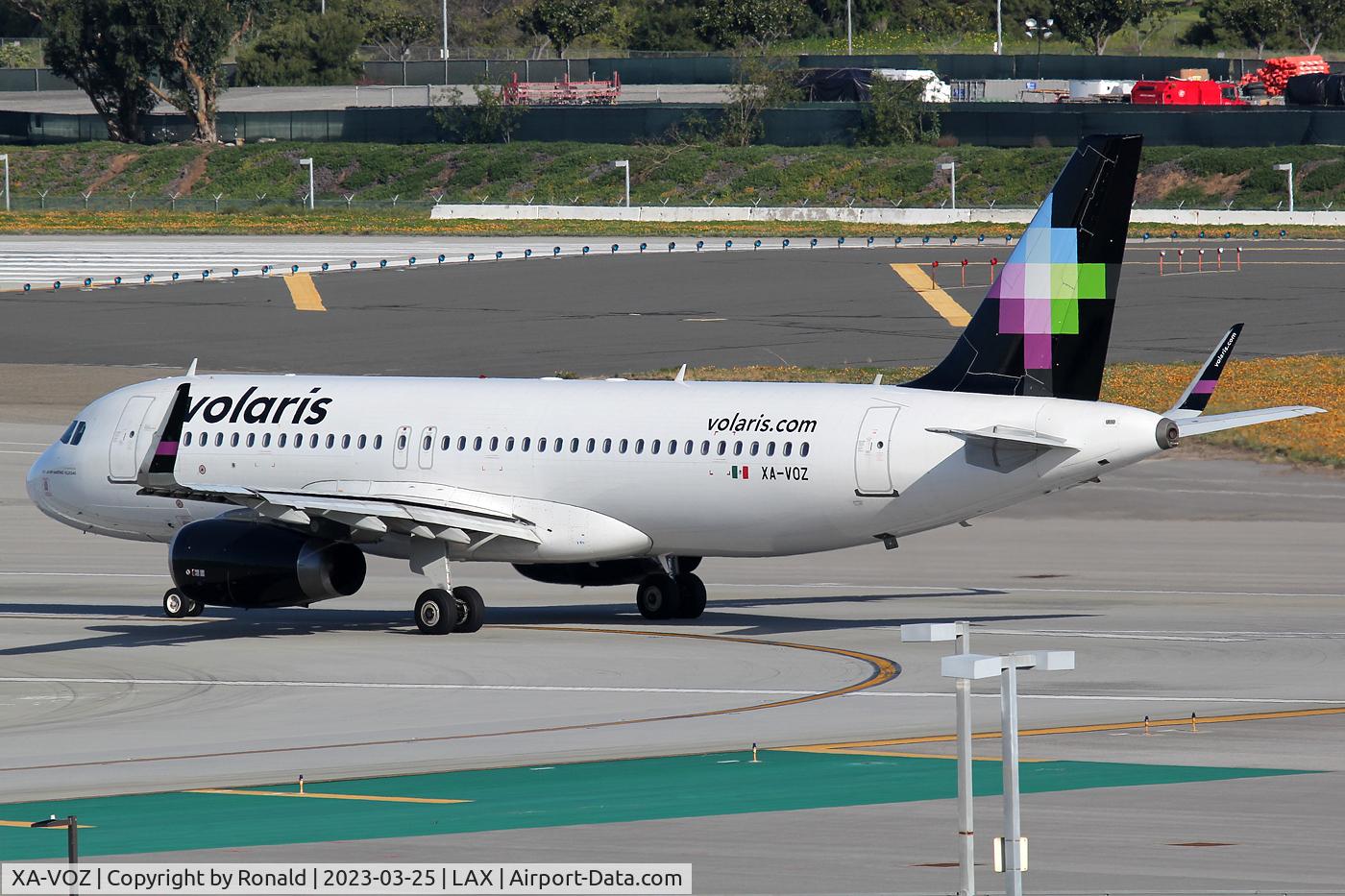 XA-VOZ, 2013 Airbus A320-233 C/N 5819, at lax