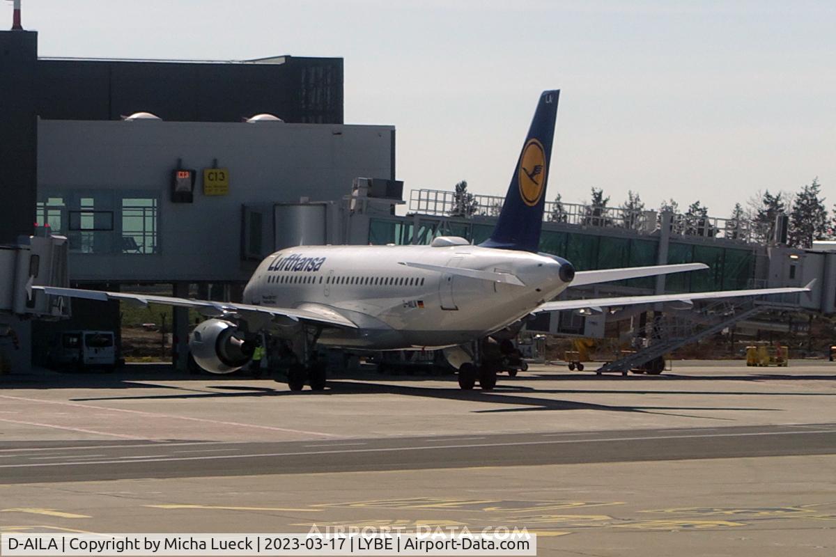D-AILA, 1996 Airbus A319-114 C/N 609, At Nikola Tesla