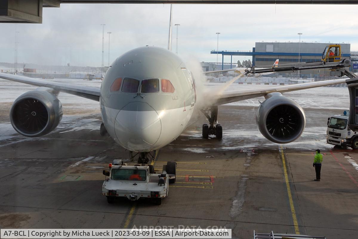 A7-BCL, 2012 Boeing 787-8 Dreamliner C/N 38330, De-icing at Arlanda