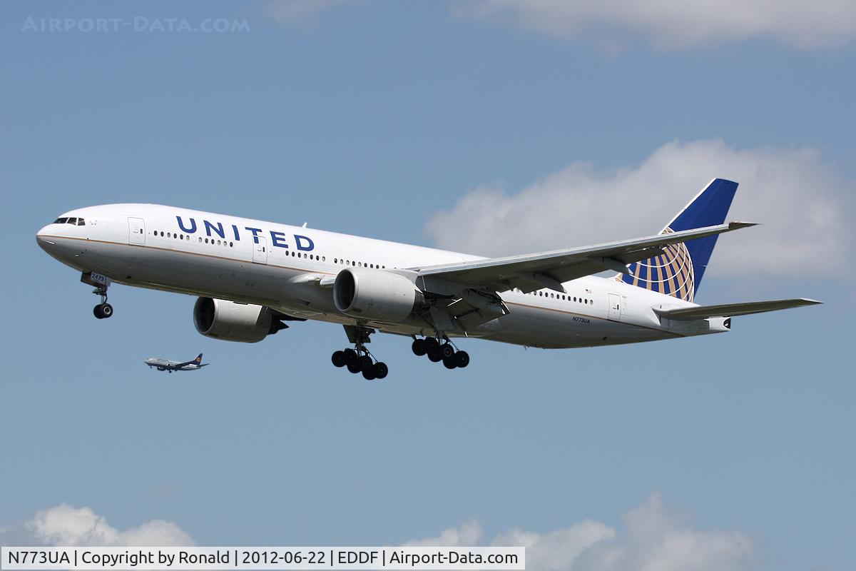 N773UA, 1995 Boeing 777-222 C/N 26929, at fra