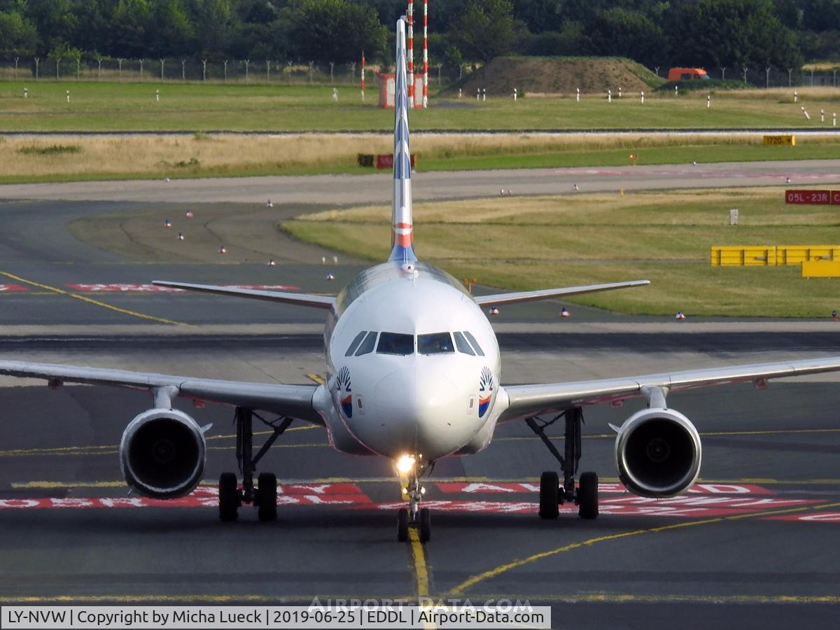 LY-NVW, 2004 Airbus A320-232 C/N 2173, At Düsseldorf
