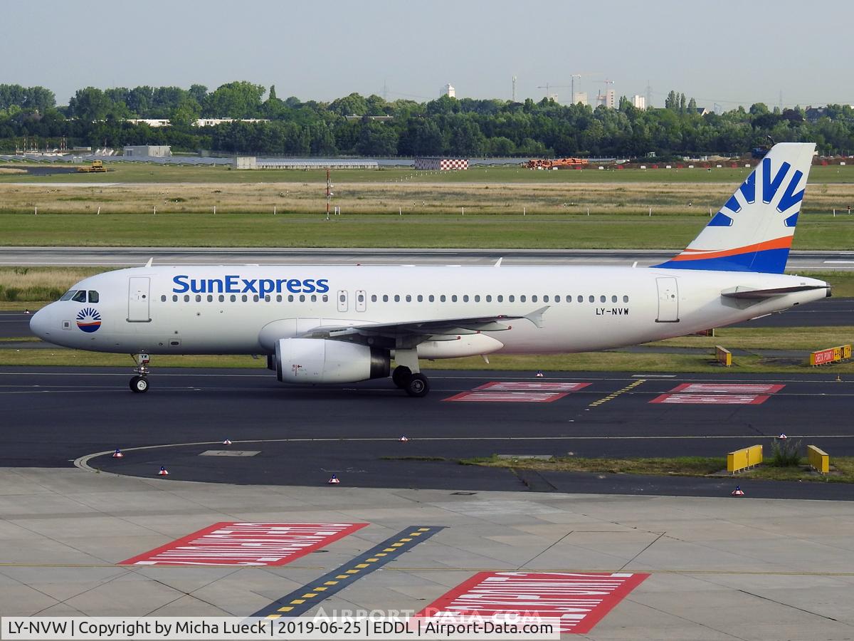 LY-NVW, 2004 Airbus A320-232 C/N 2173, At Düsseldorf