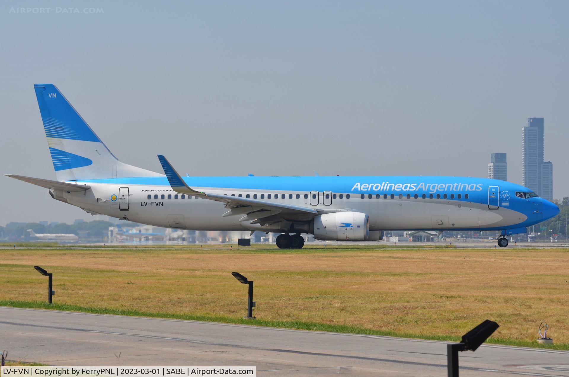 LV-FVN, 2016 Boeing 737-8SH C/N 41331, AR B738 about to depart