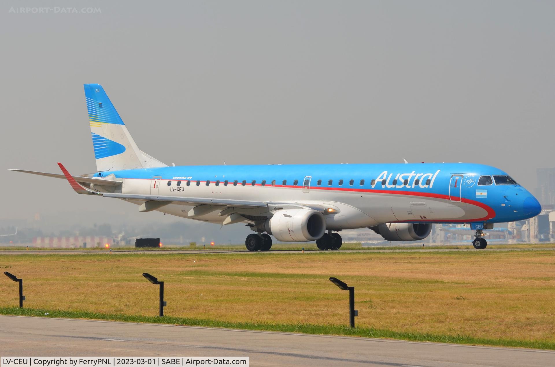 LV-CEU, 2010 Embraer ERJ-190AR C/N 19000389, Austral ERJ190 taxying