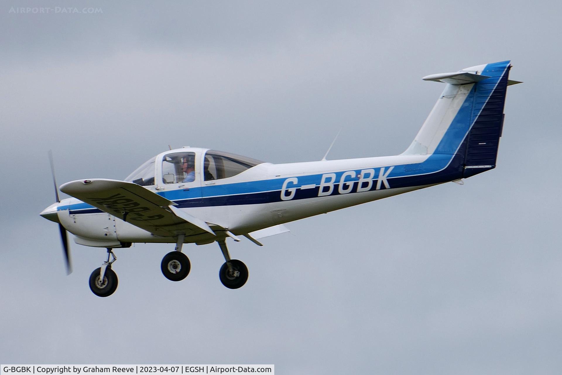 G-BGBK, 1978 Piper PA-38-112 Tomahawk Tomahawk C/N 38-78A0433, Landing at Norwich.