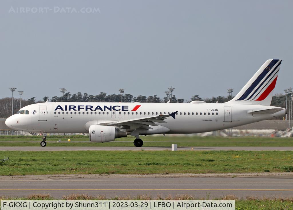 F-GKXG, 2002 Airbus A320-214 C/N 1894, Ready for departure from rwy 14L... New c/s... Named 'Metz'