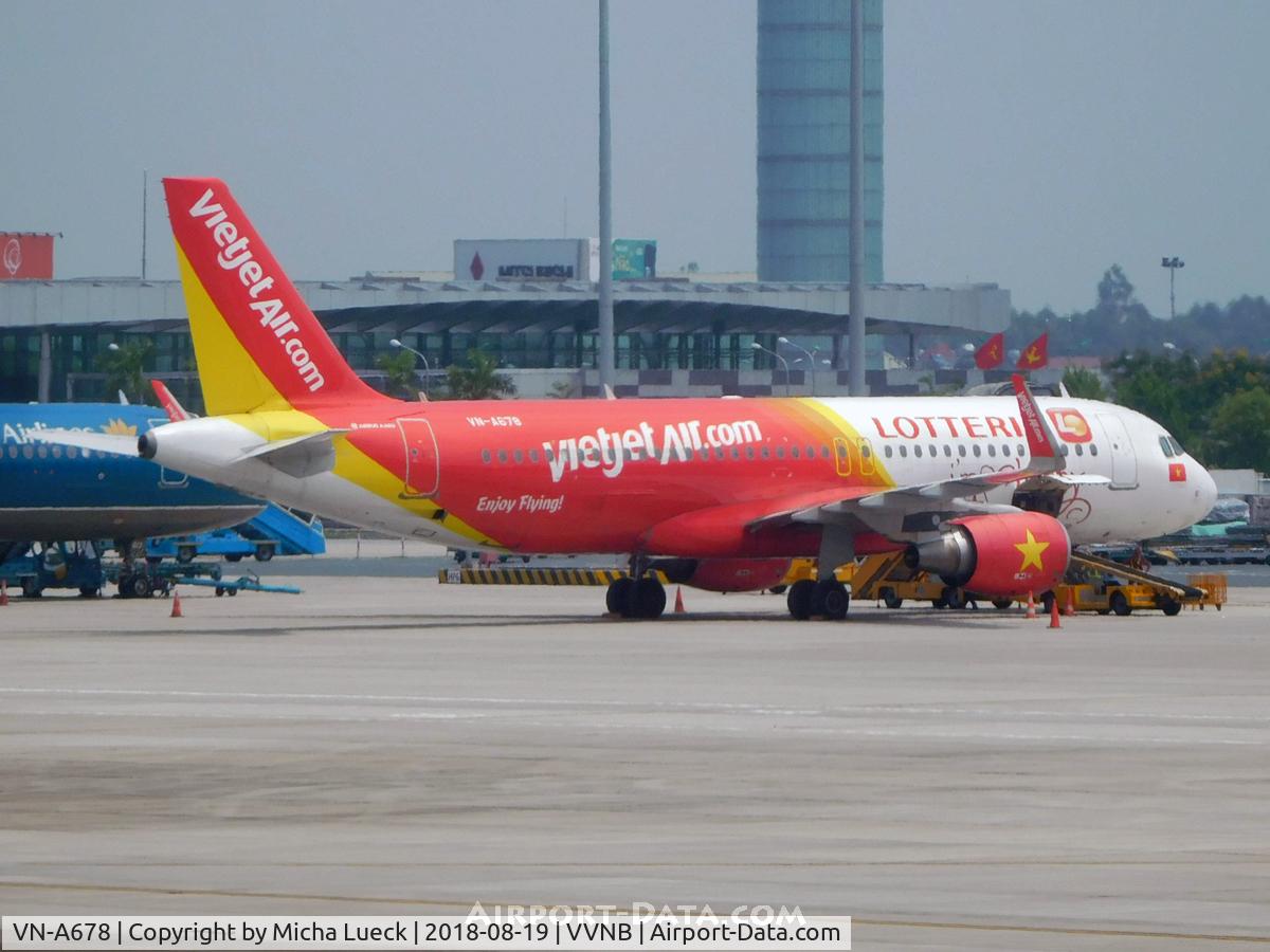 VN-A678, 2014 Airbus A320-214 C/N 6025, At Noi Bai