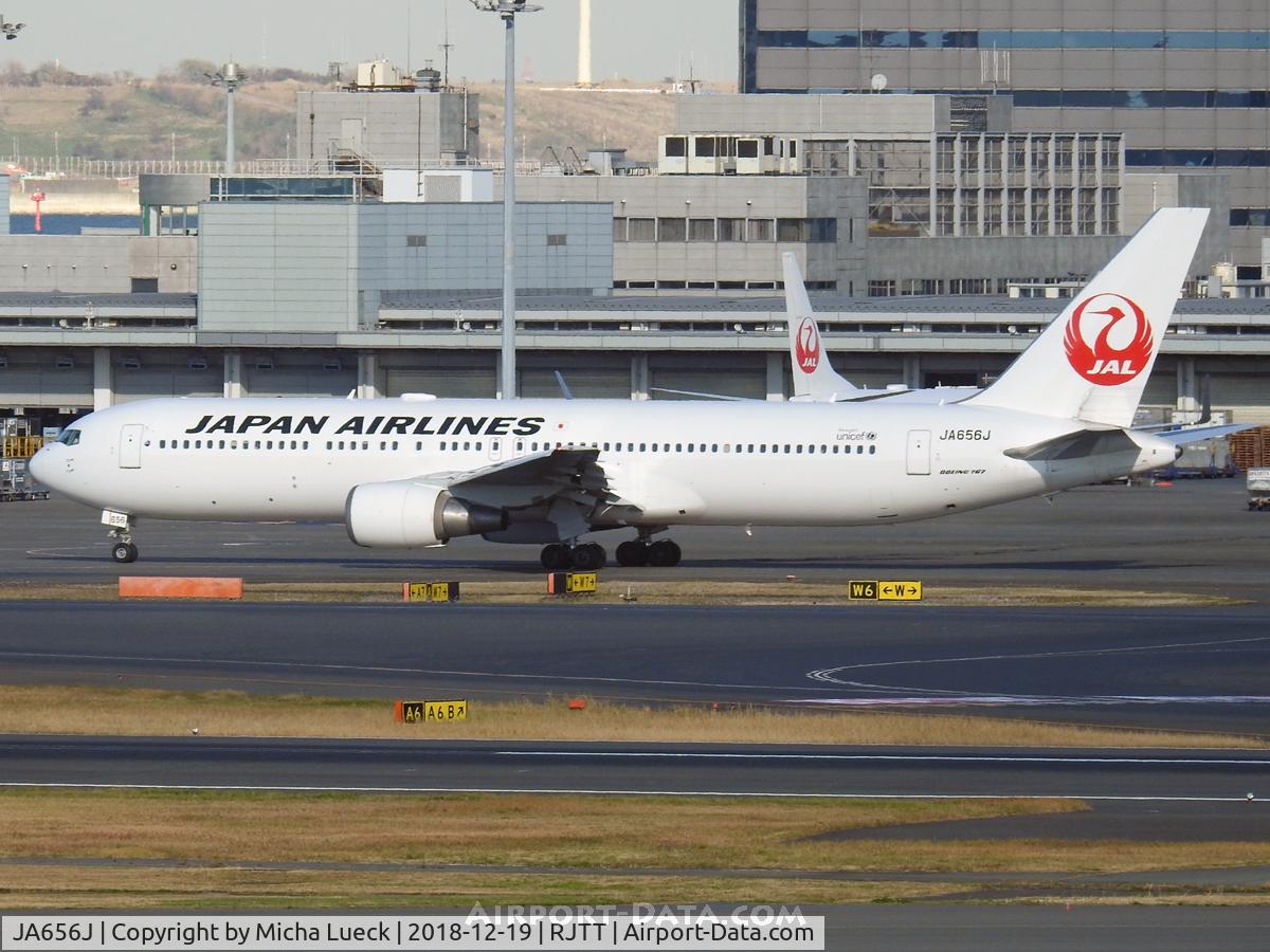 JA656J, 2011 Boeing 767-346/ER C/N 40368, At Haneda