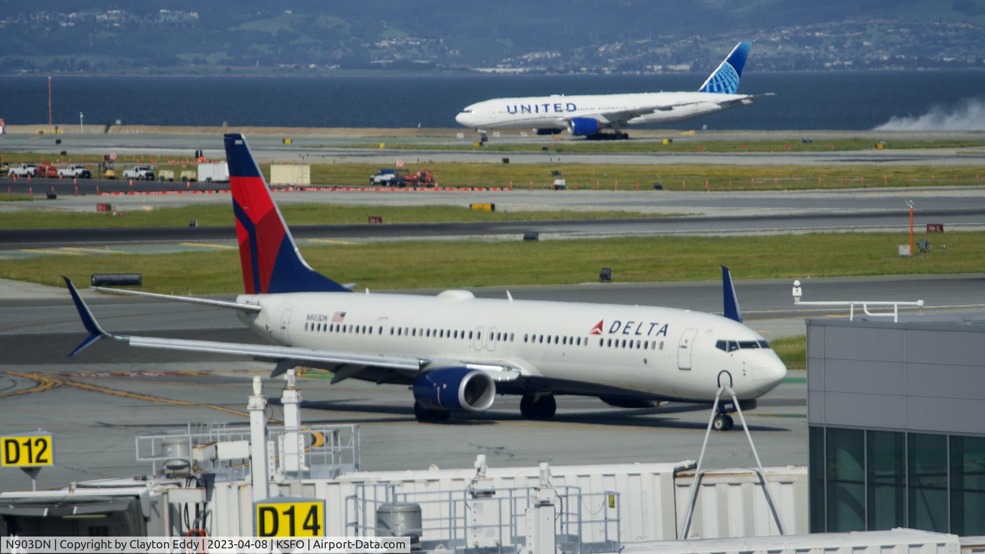 N903DN, 2018 Boeing 737-932/ER C/N 32007, SFO 2023.