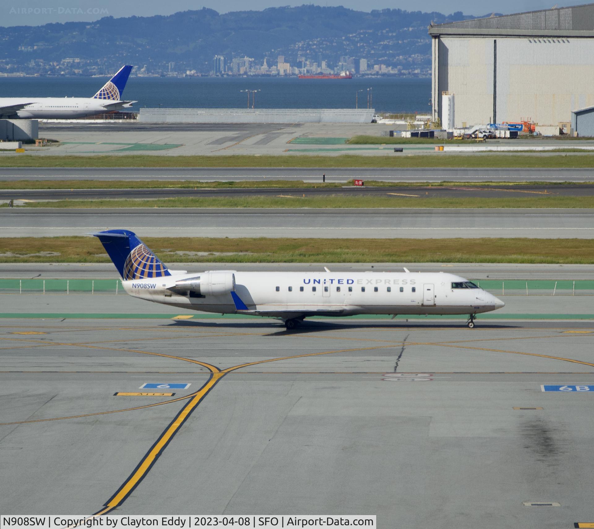 N908SW, 2001 Bombardier CRJ-200LR (CL-600-2B19) C/N 7540, SFO 2023.