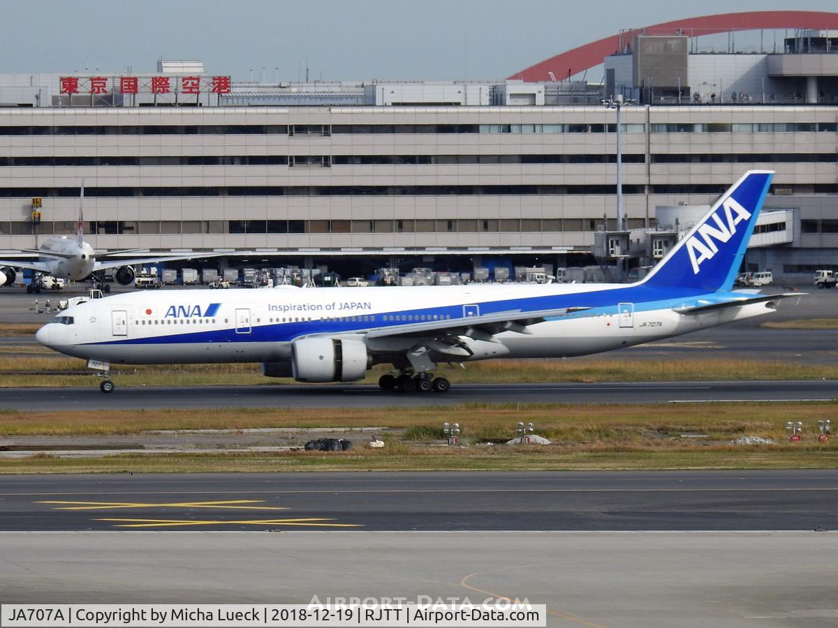 JA707A, 1999 Boeing 777-281/ER C/N 27037, At Haneda
