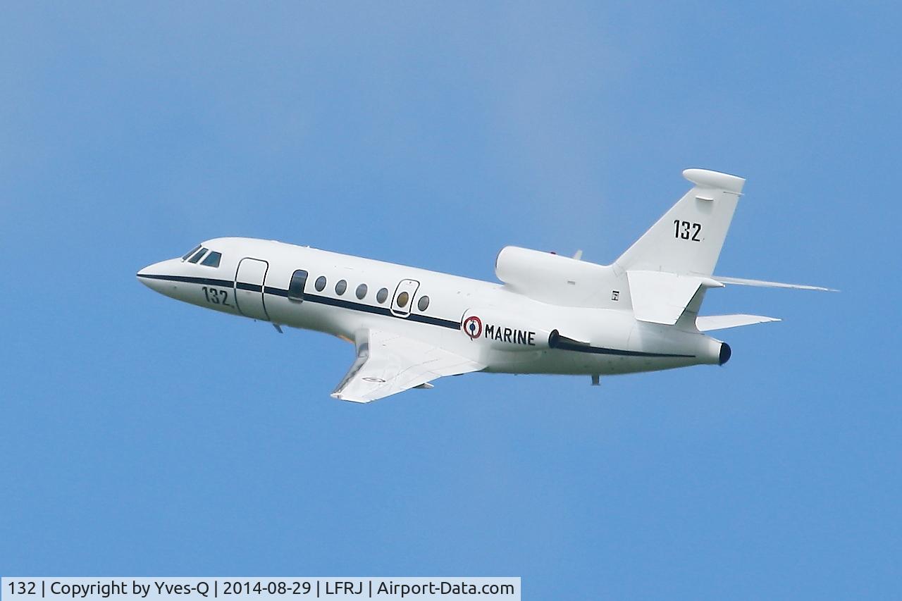 132, 1983 Dassault Falcon 50 Surmar C/N 132, Dassault Falcon 50 Surmar, Climbing from rwy 26, Landivisiau Naval Air Base (LFRJ)