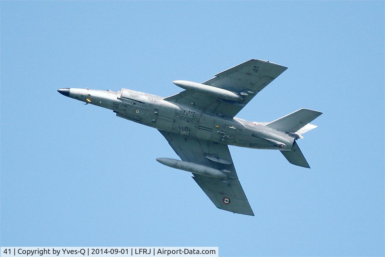 41, Dassault Super Etendard C/N 41, Dassault Super Etendard M (SEM), Climbing from rwy 26, Landivisiau Naval Air Base (LFRJ)
