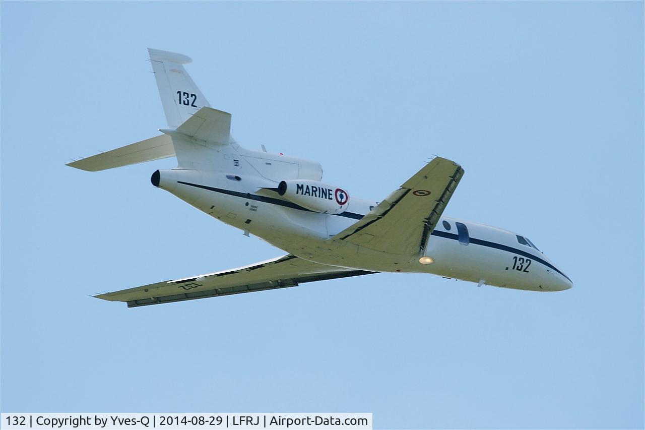 132, 1983 Dassault Falcon 50 Surmar C/N 132, Dassault Falcon 50 Surmar, Climbing from rwy 26, Landivisiau Naval Air Base (LFRJ)