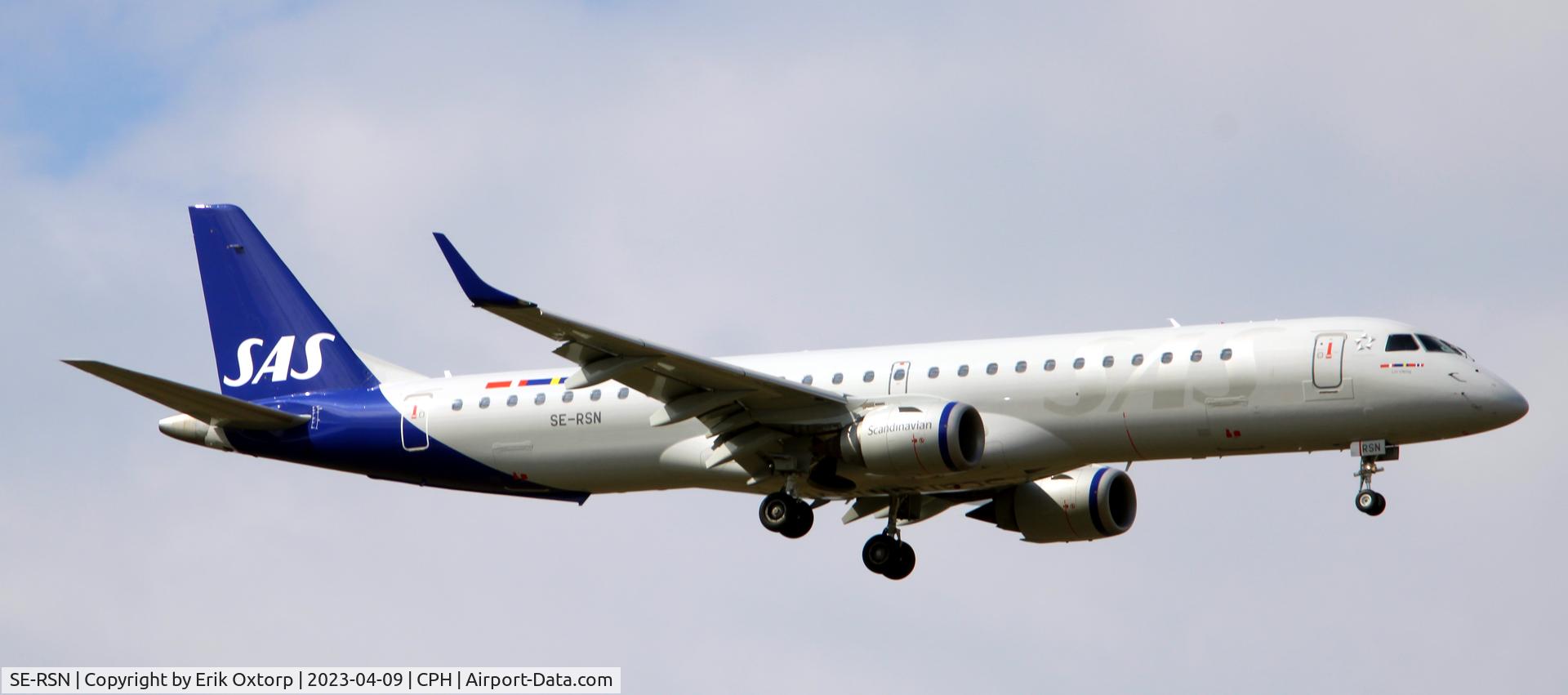 SE-RSN, 2007 Embraer 195LR (ERJ-190-200LR) C/N 19000155, SE-RSN landing rw 04L