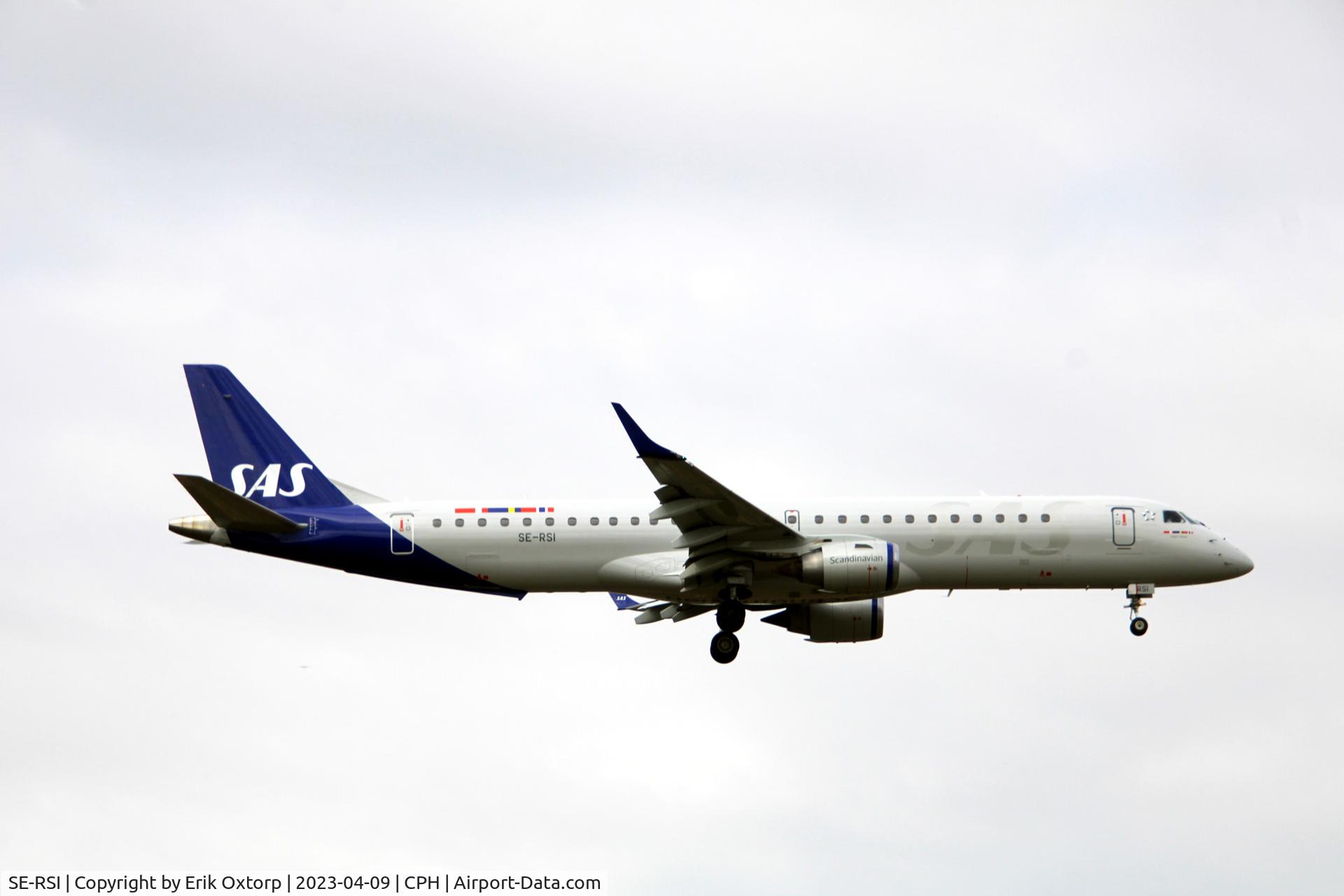 SE-RSI, 2007 Embraer 195LR (ERJ-190-200LR) C/N 19000104, SE-RSI landing rw 04L