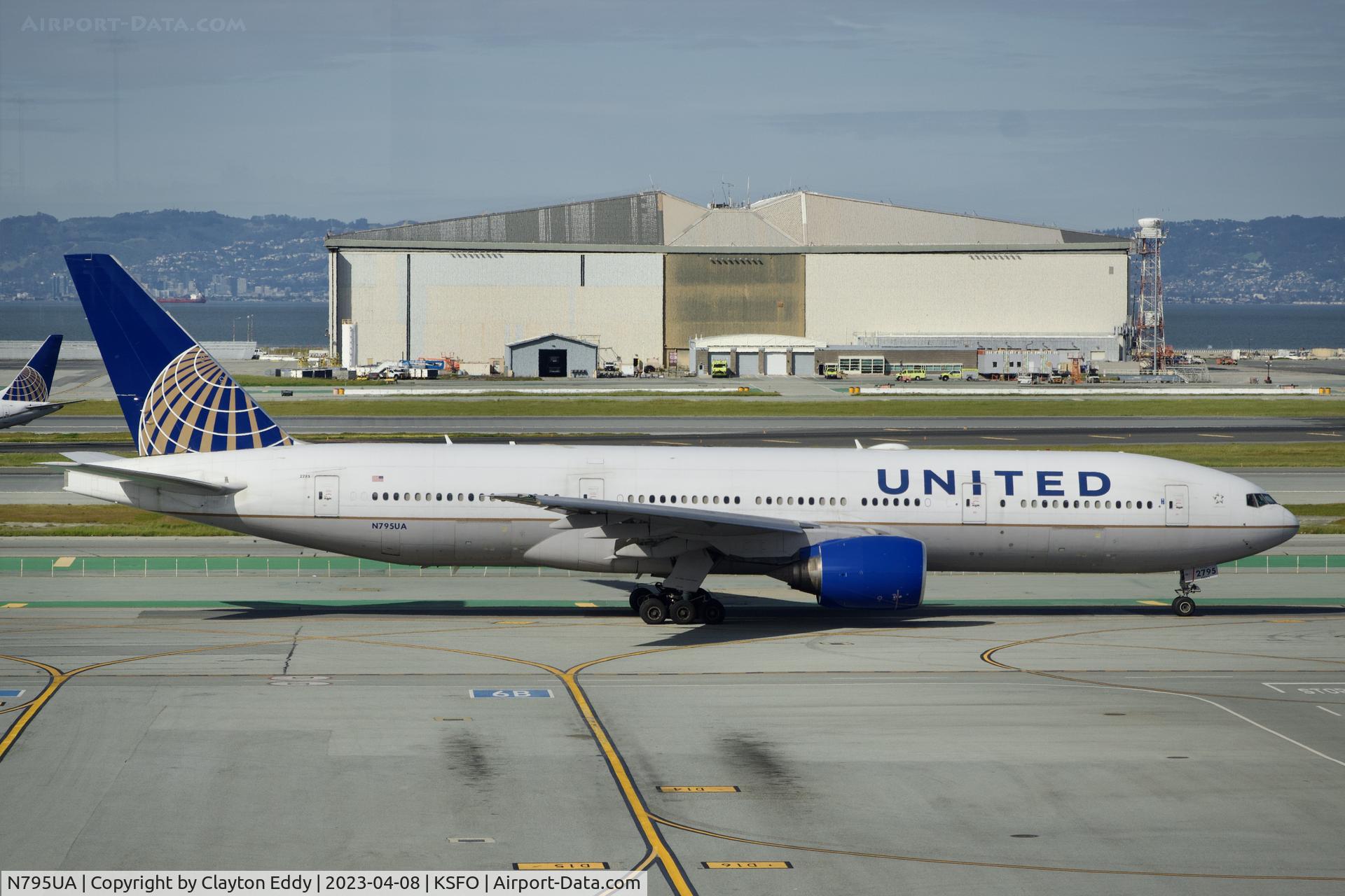N795UA, 1997 Boeing 777-222 C/N 26927, SFO 2023.