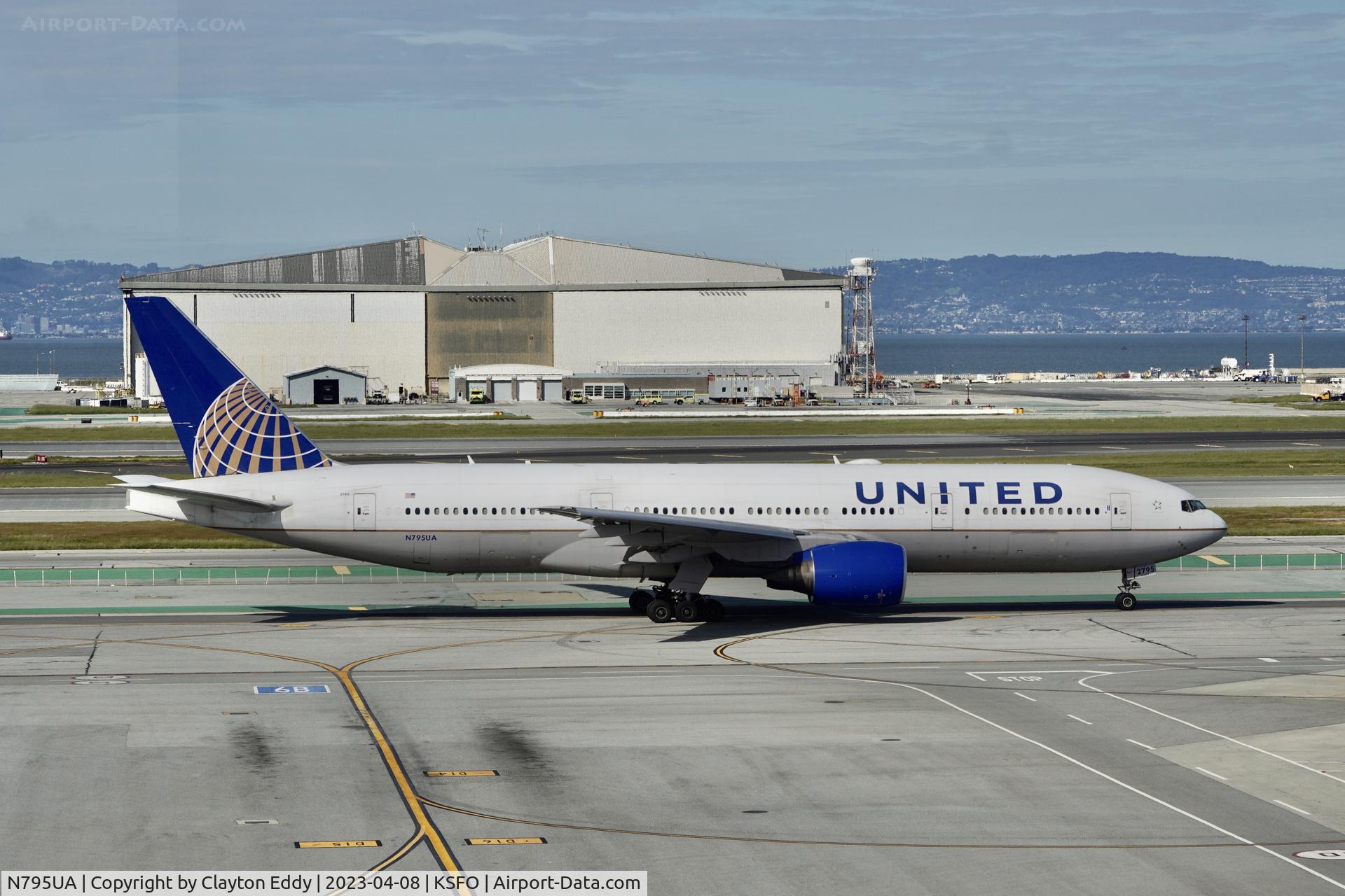 N795UA, 1997 Boeing 777-222 C/N 26927, SFO 2023.