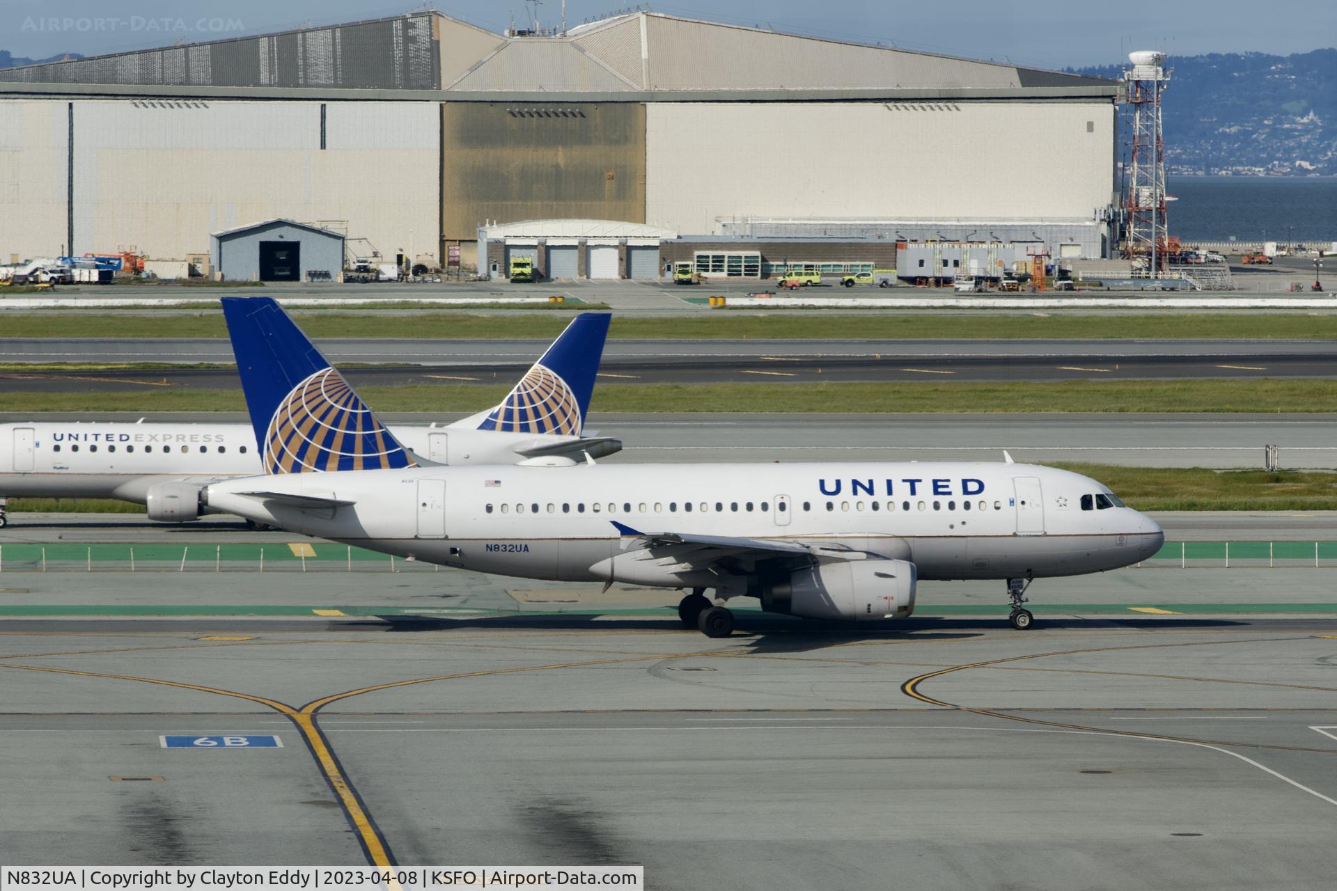 N832UA, 2000 Airbus A319-131 C/N 1321, SFO 2023.