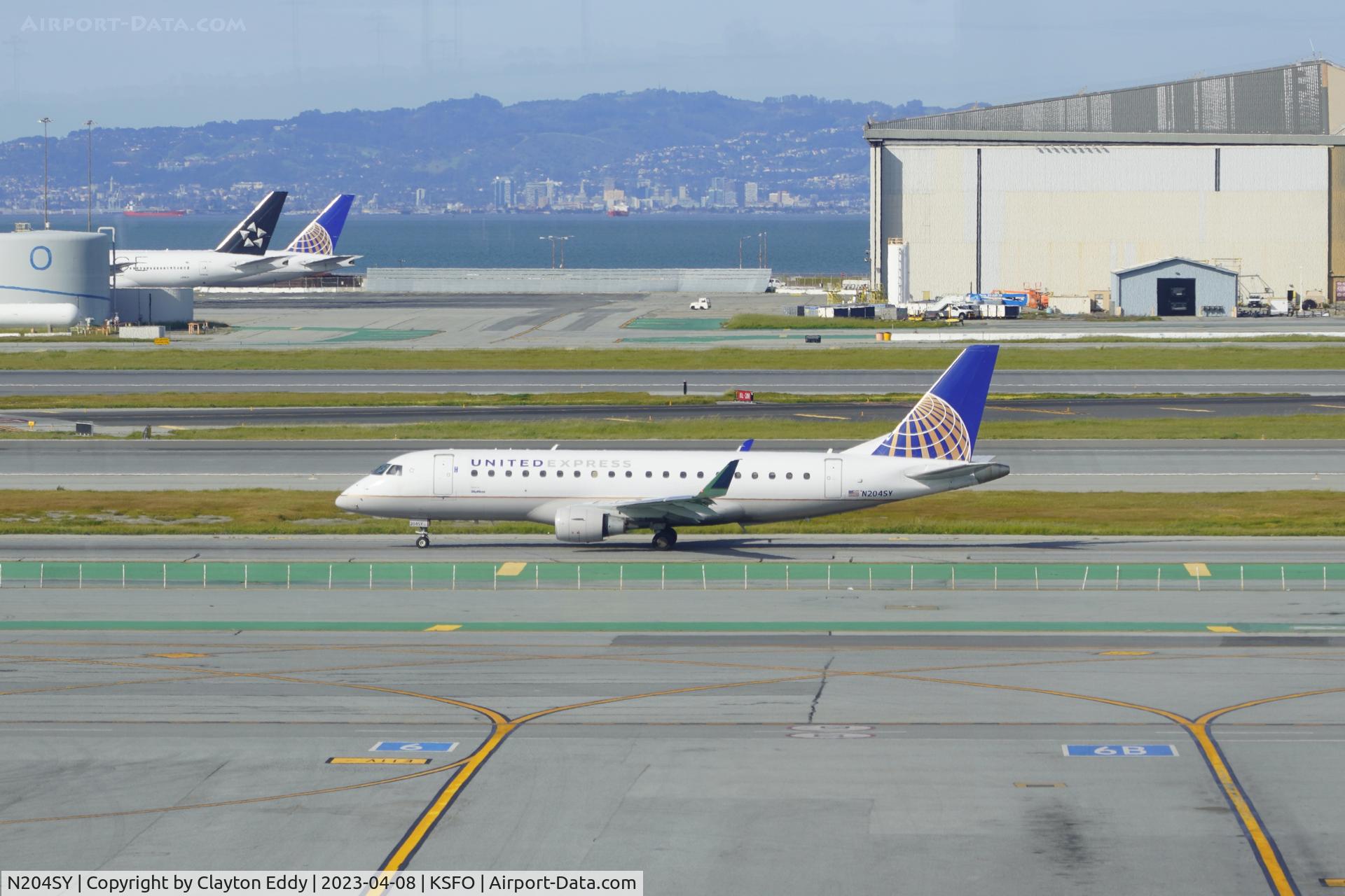 N204SY, 2016 Embraer 175LR (ERJ-170-200LR) C/N 17000626, SFO 2023.