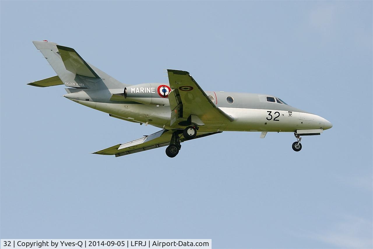 32, 1974 Dassault Falcon 10MER C/N 32, Dassault Falcon 10 MER, On final rwy 08, Landivisiau Naval Air Base (LFRJ-LDV)