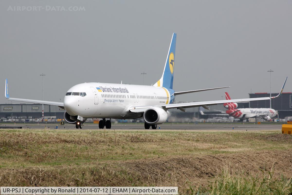 UR-PSJ, 2013 Boeing 737-9KV C/N 41535, at spl