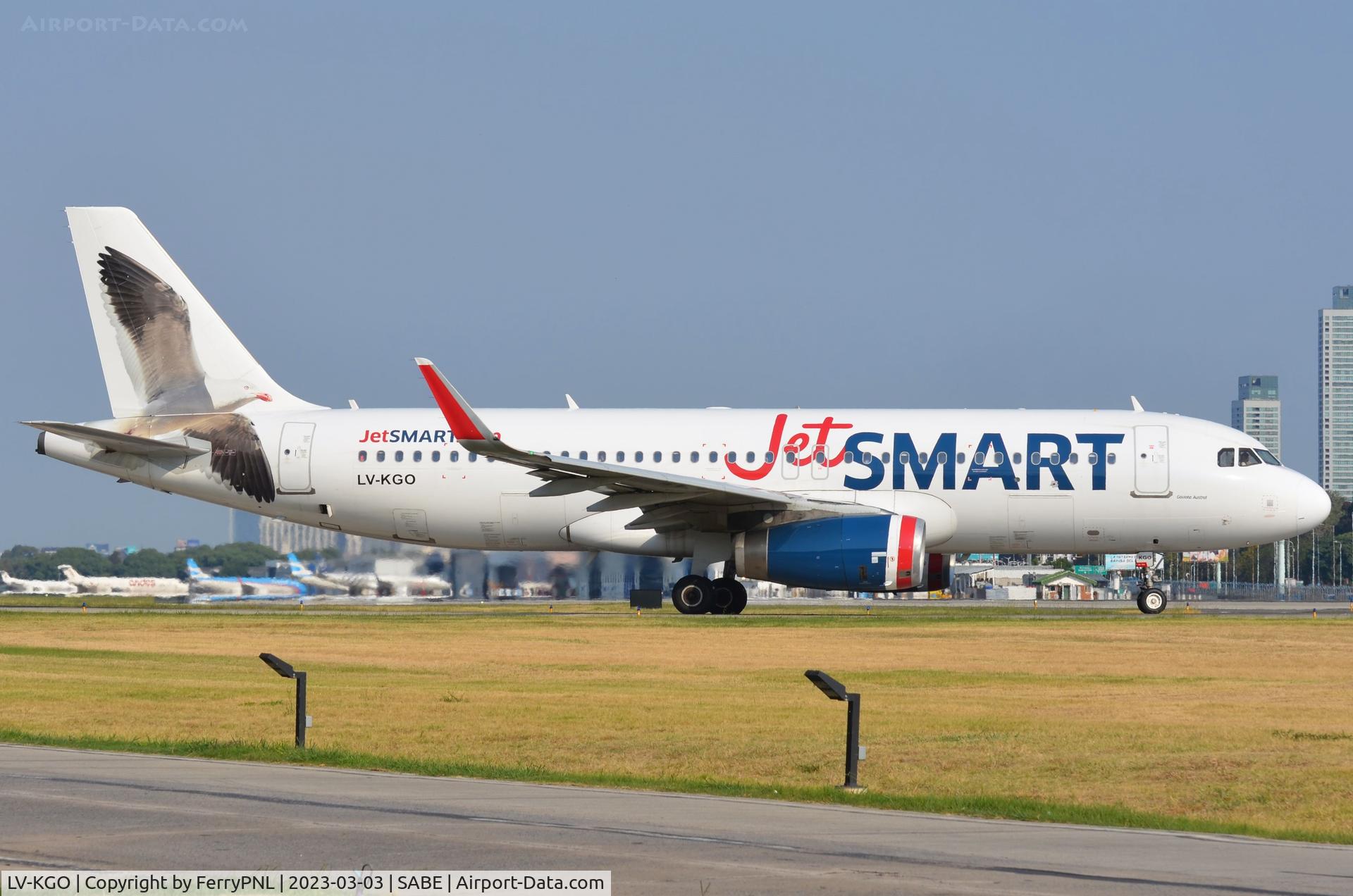 LV-KGO, 2017 Airbus A320-232 C/N 8028, JetSMART A320 lining-up for departure