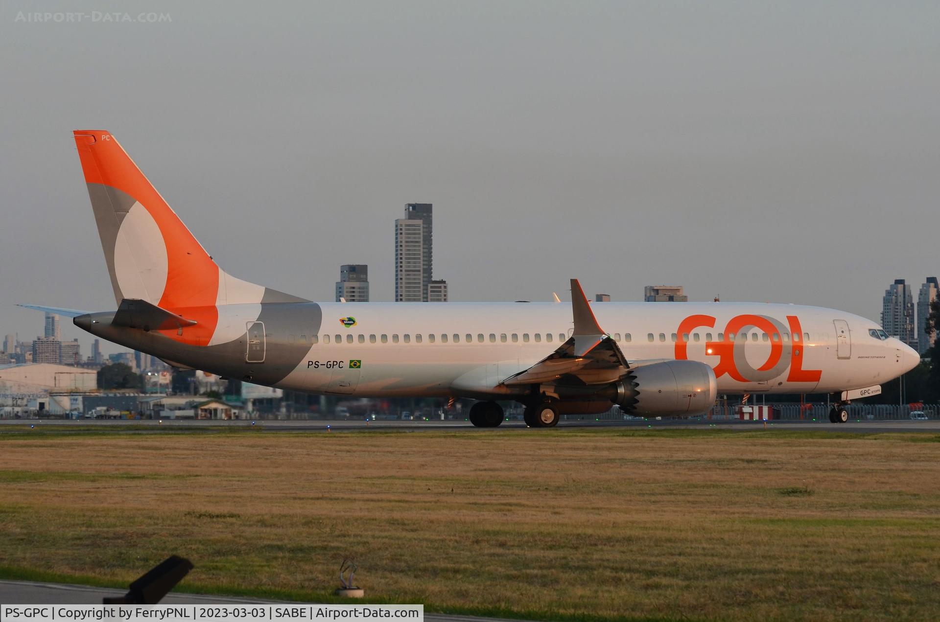 PS-GPC, 2018 Boeing 737-8 MAX C/N 44864, GOL B738M departing