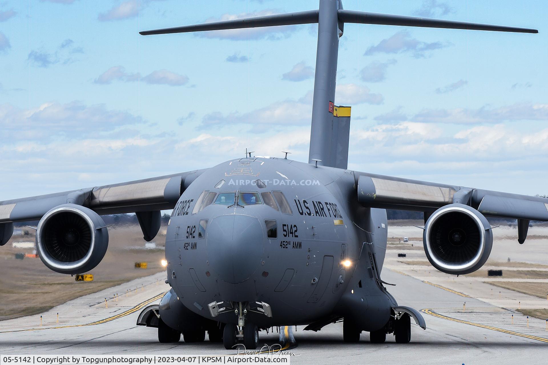 05-5142, 2005 Boeing C-17A Globemaster III C/N P-142, REACH4162 heading up to RW34