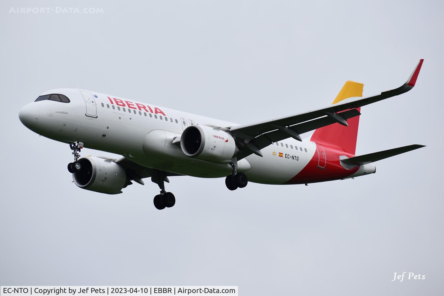 EC-NTO, 2022 Airbus A320-251N C/N 10818, Landing at Brussels Airport.