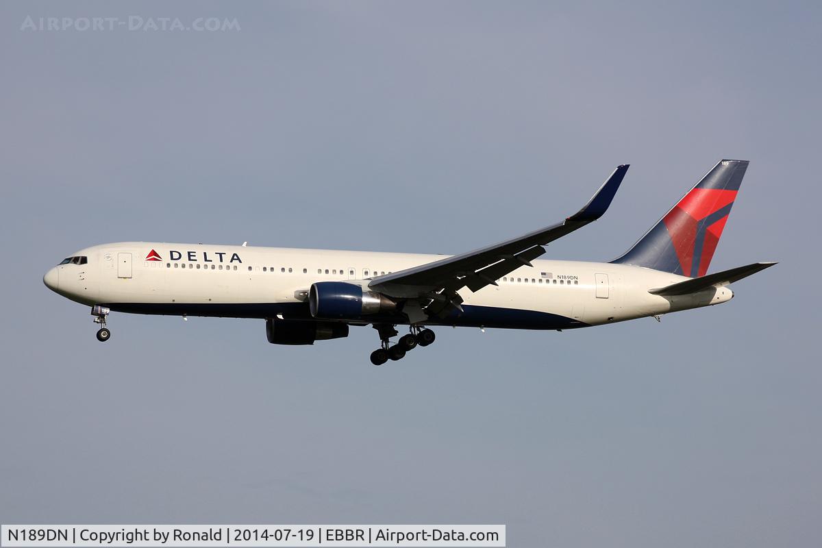 N189DN, 1996 Boeing 767-332 C/N 25990, at bru