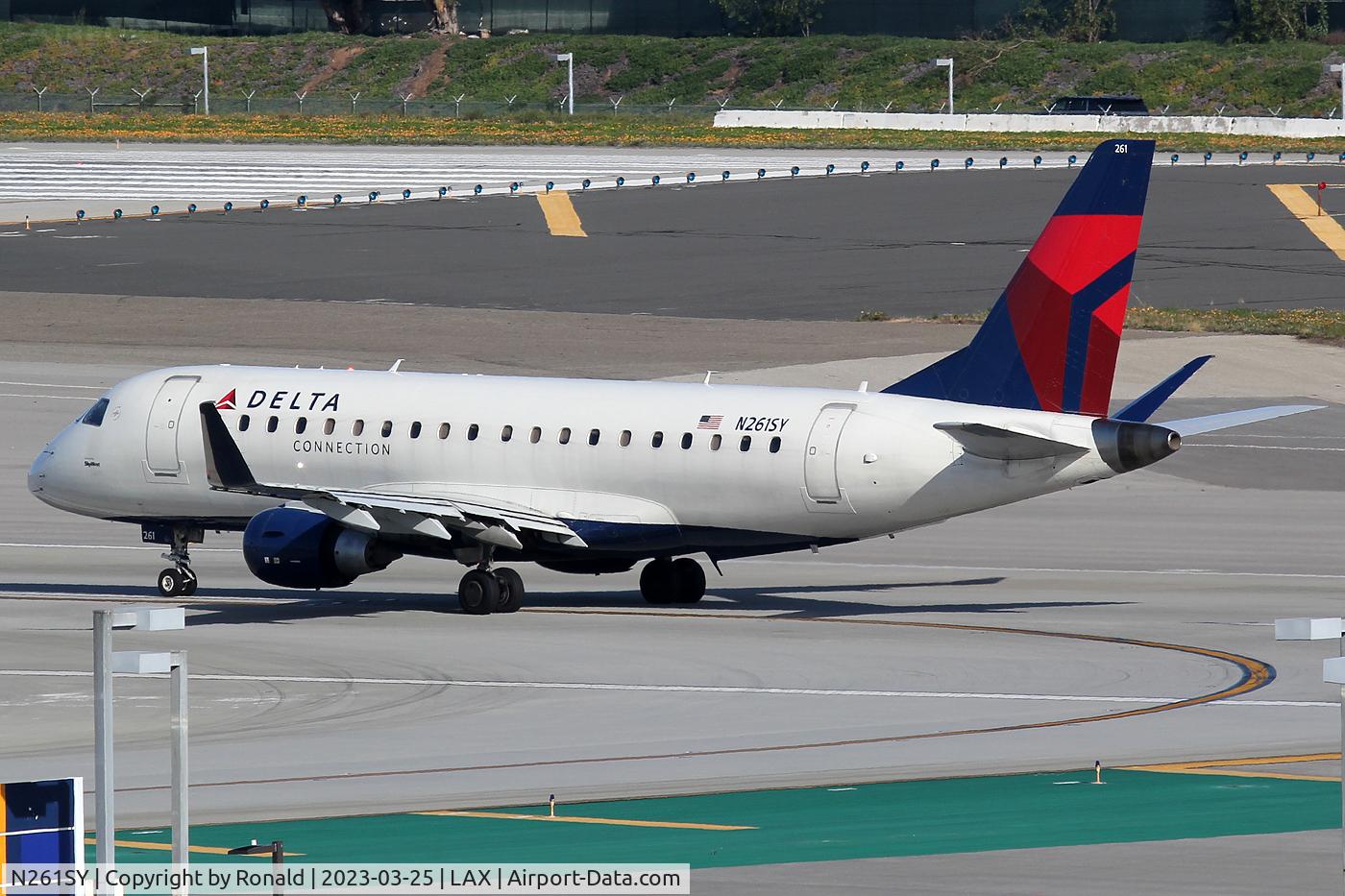 N261SY, 2017 Embraer 175LR (ERJ-170-200LR) C/N 17000704, at lax