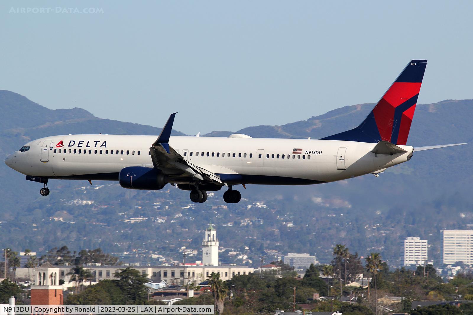N913DU, 2019 Boeing 737-932/ER C/N 62781, at lax