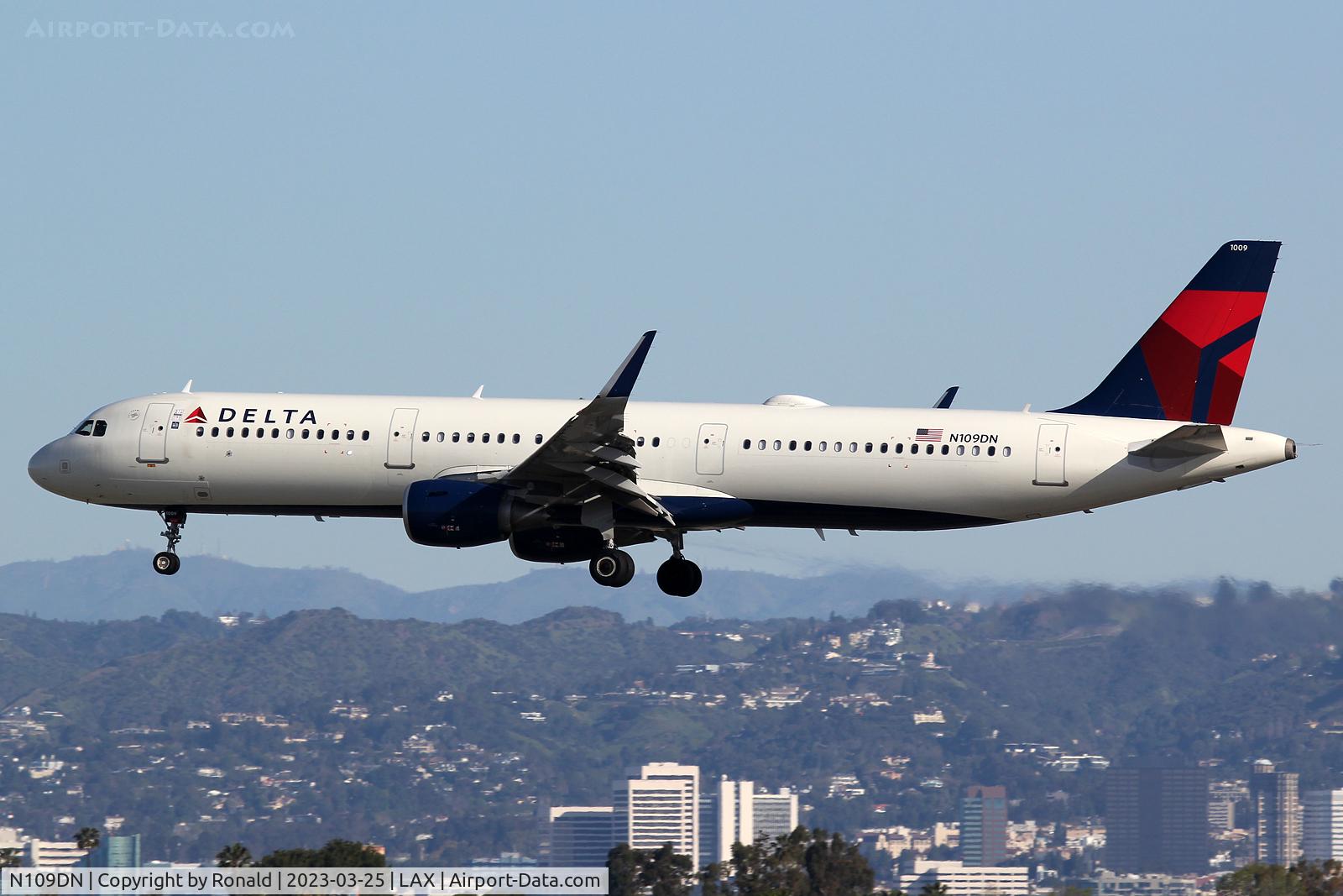 N109DN, 2021 Airbus A321-211 C/N 9588, at lax