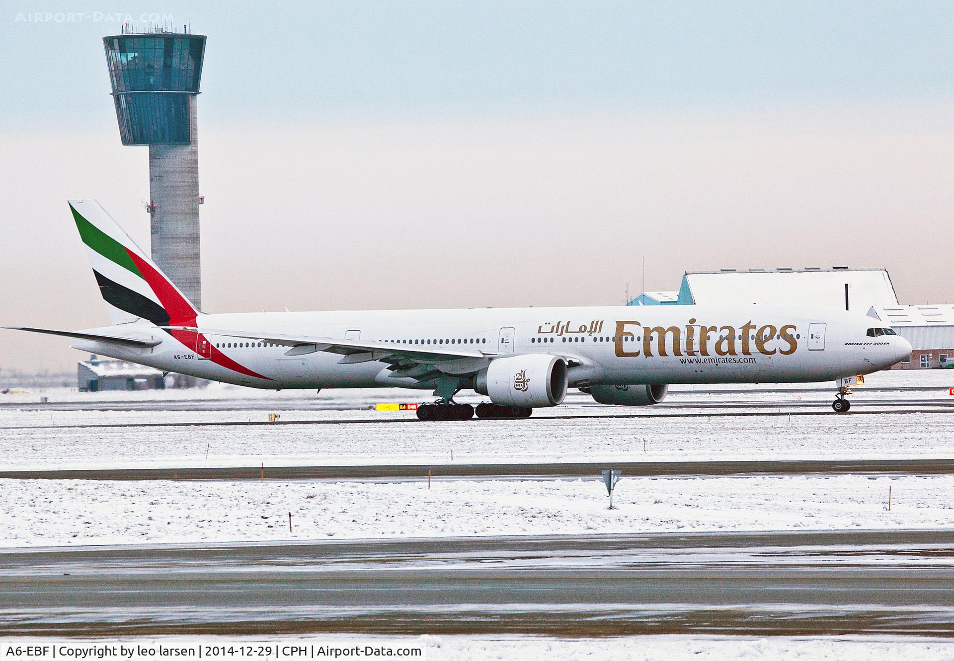 A6-EBF, 2005 Boeing 777-31H/ER C/N 32708, Copenhagen 29.12.2014