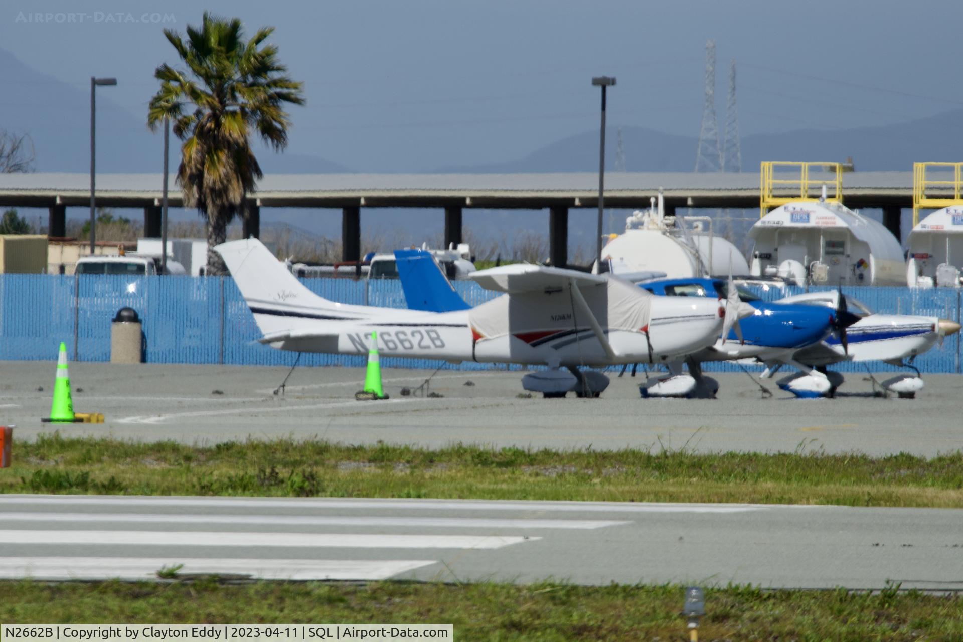 N2662B, 1998 Cessna 182S Skylane C/N 18280332, San Carlos Airport in California 2023.