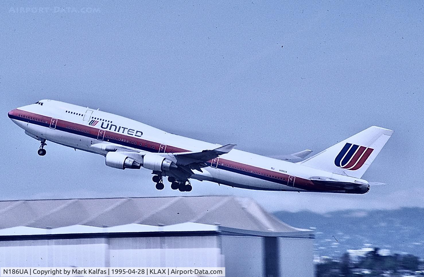 N186UA, 1992 Boeing 747-422 C/N 26875, United Airlines Boeing 747-422, N186UA departing LAX for NRT