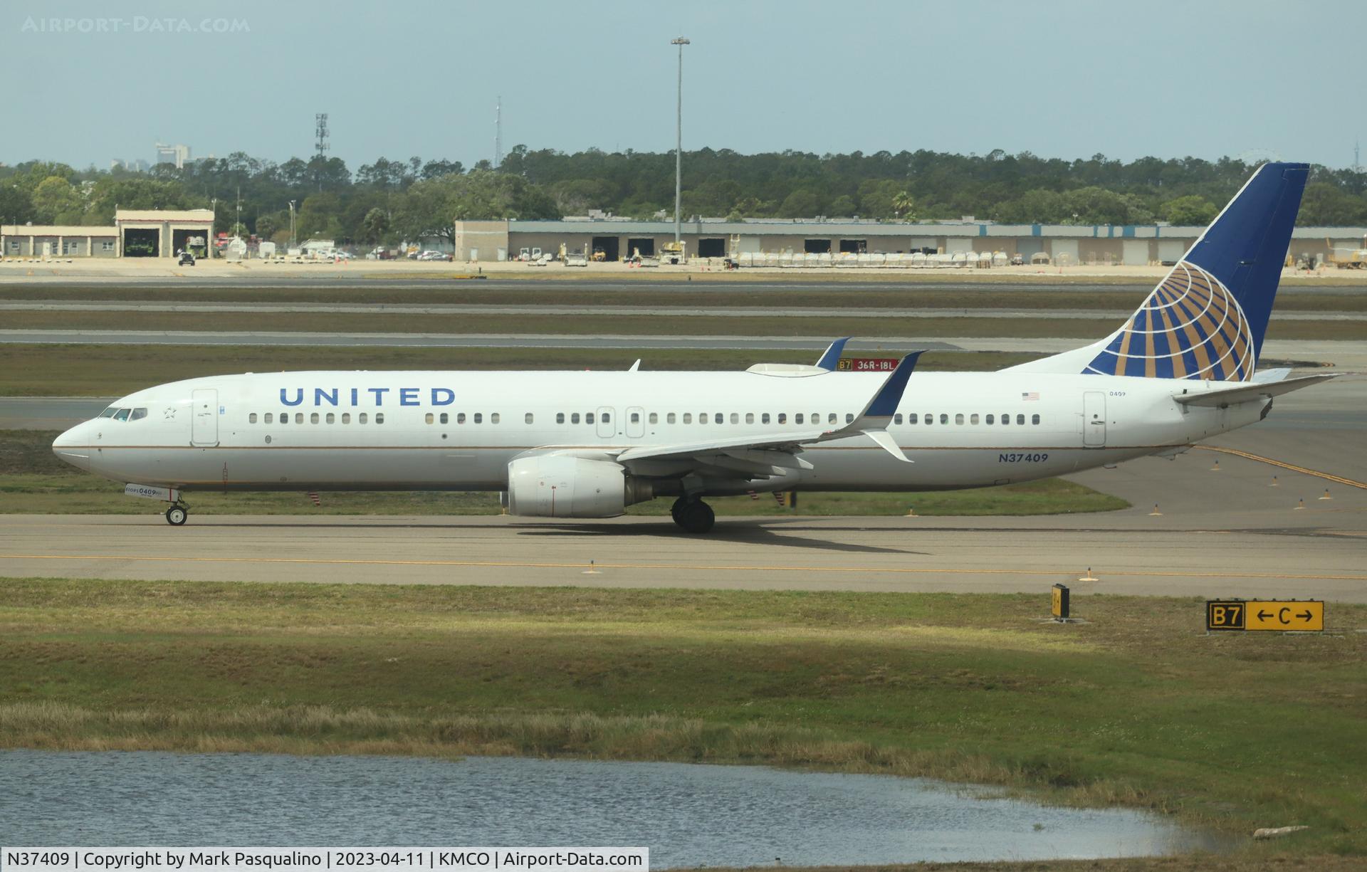 N37409, 2001 Boeing 737-924 C/N 30126, Boeing 737-924