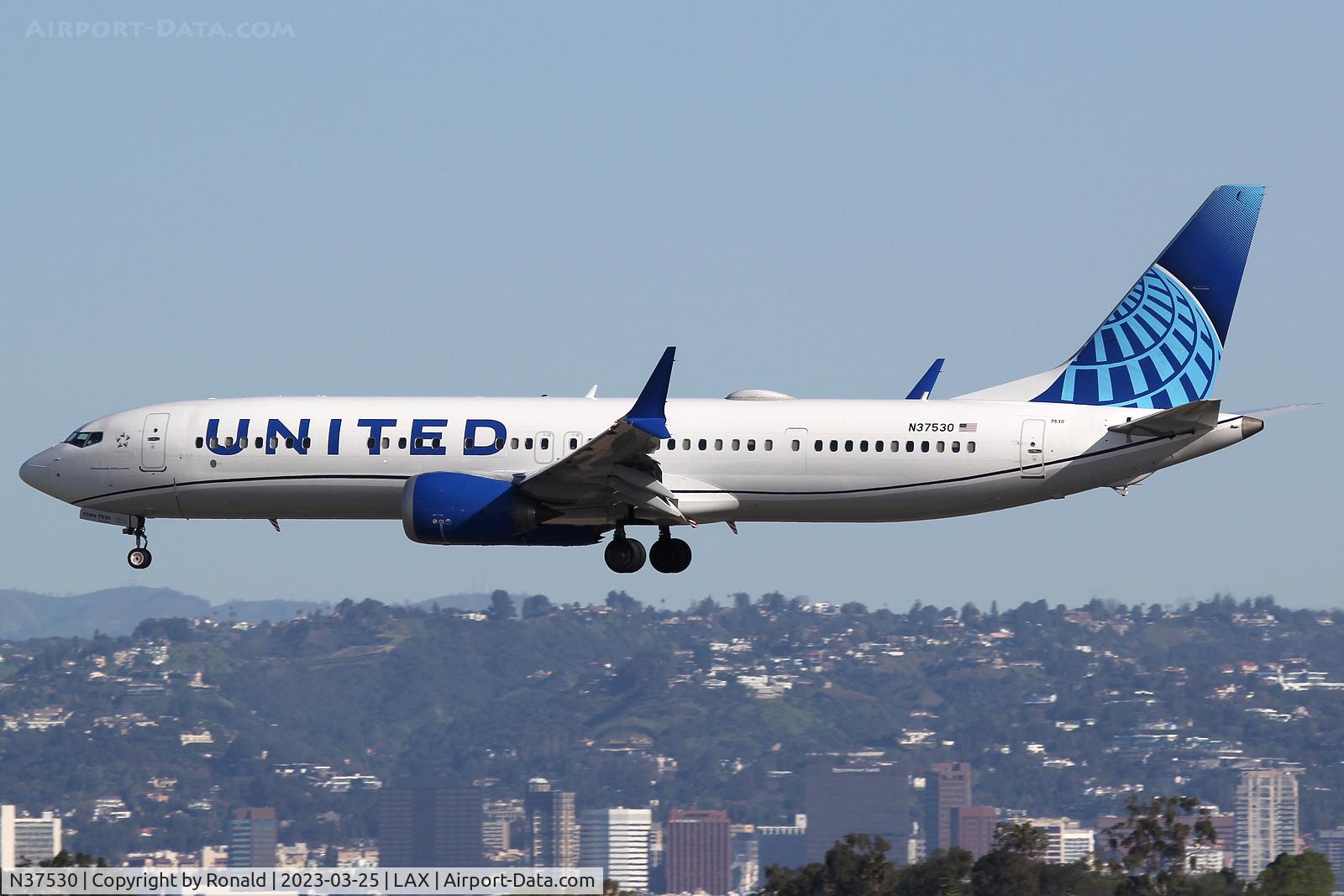 N37530, 2021 Boeing 737-9 MAX C/N 43465/7818, at lax