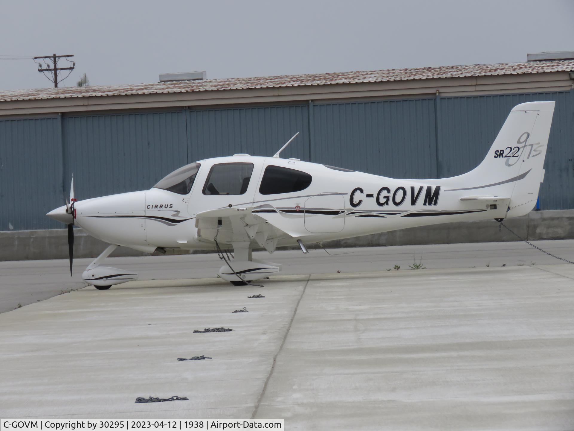 C-GOVM, 2005 Cirrus SR22 C/N 1498, Parked